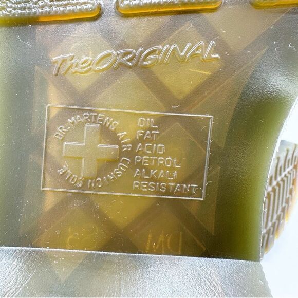 Dr‎ Martens Cherry Red Vegan 101 Mid Boots Sz Men’s 4 Women’s 5 New - Picture 15 of 16